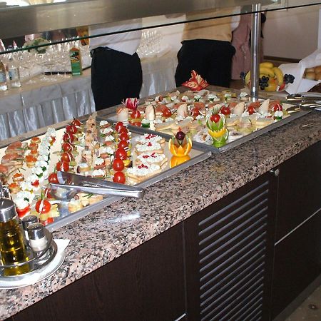 Hotel Condor Mamaja Zewnętrze zdjęcie