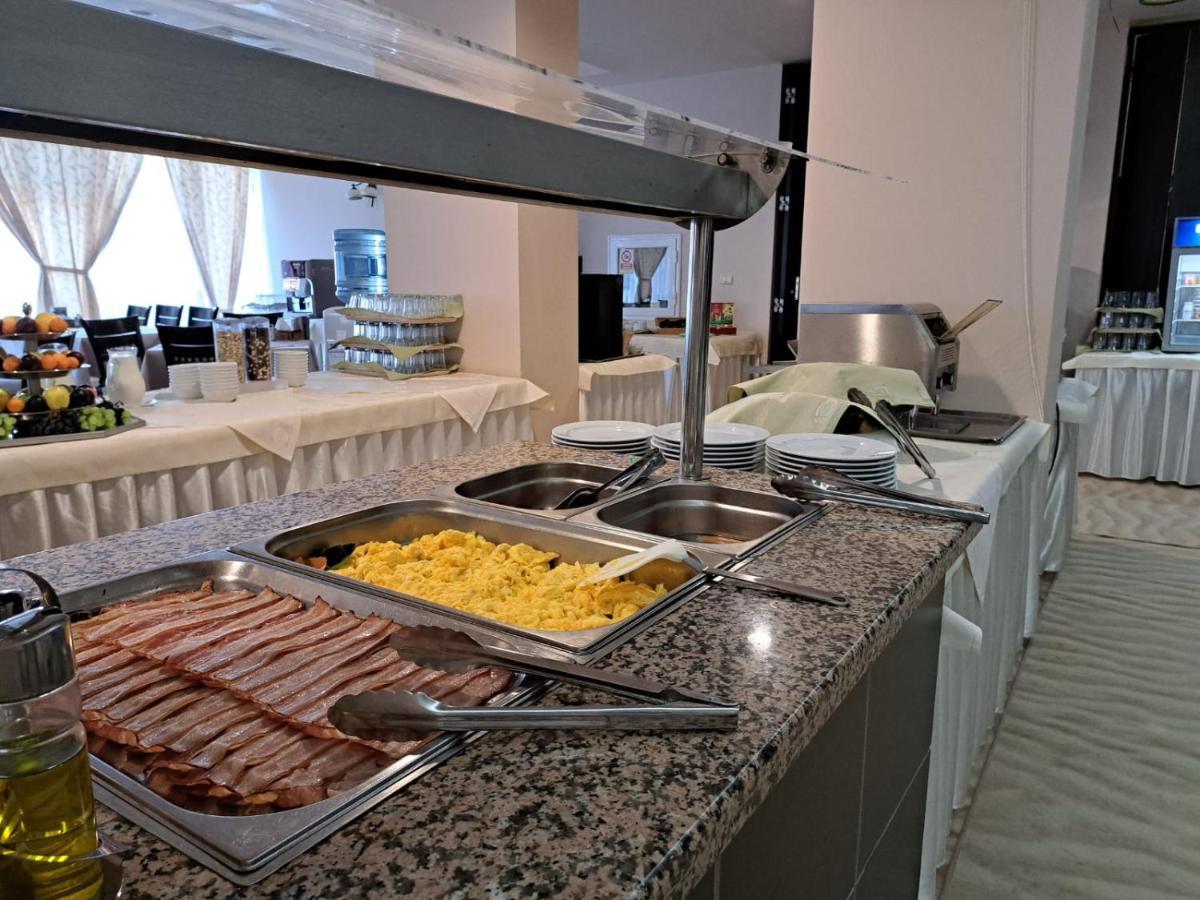 Hotel Condor Mamaja Zewnętrze zdjęcie