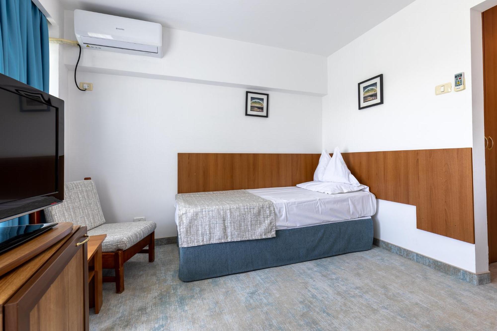 Hotel Condor Mamaja Zewnętrze zdjęcie