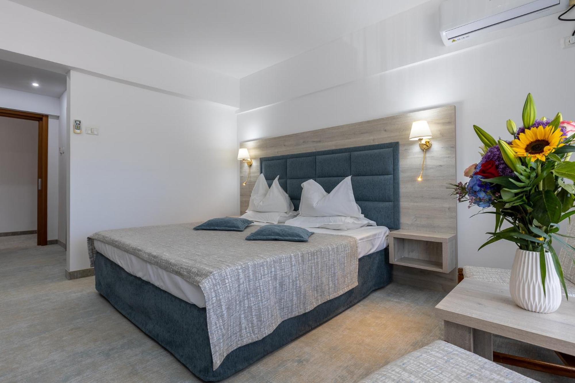Hotel Condor Mamaja Zewnętrze zdjęcie