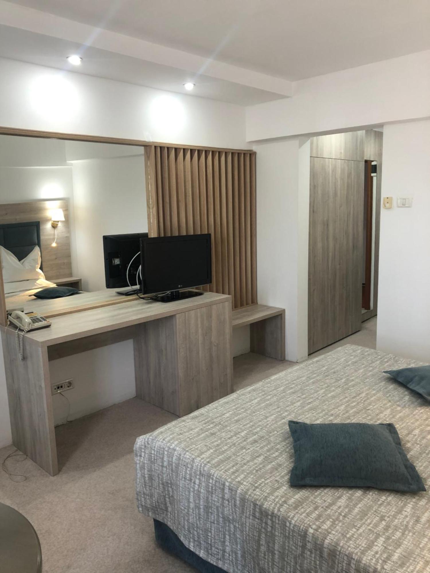 Hotel Condor Mamaja Zewnętrze zdjęcie