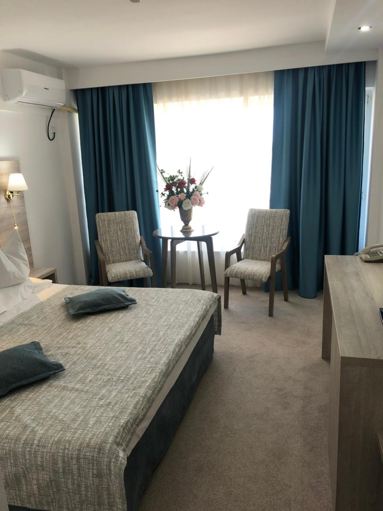 Hotel Condor Mamaja Zewnętrze zdjęcie