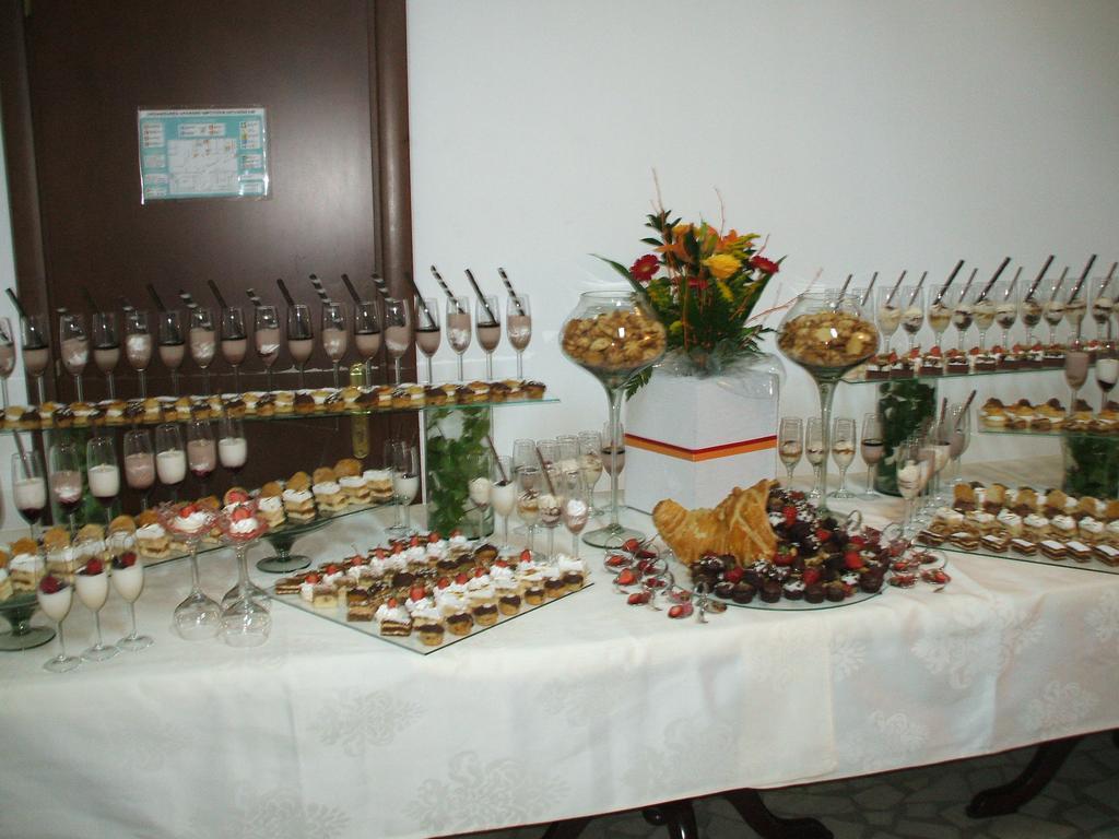 Hotel Condor Mamaja Zewnętrze zdjęcie