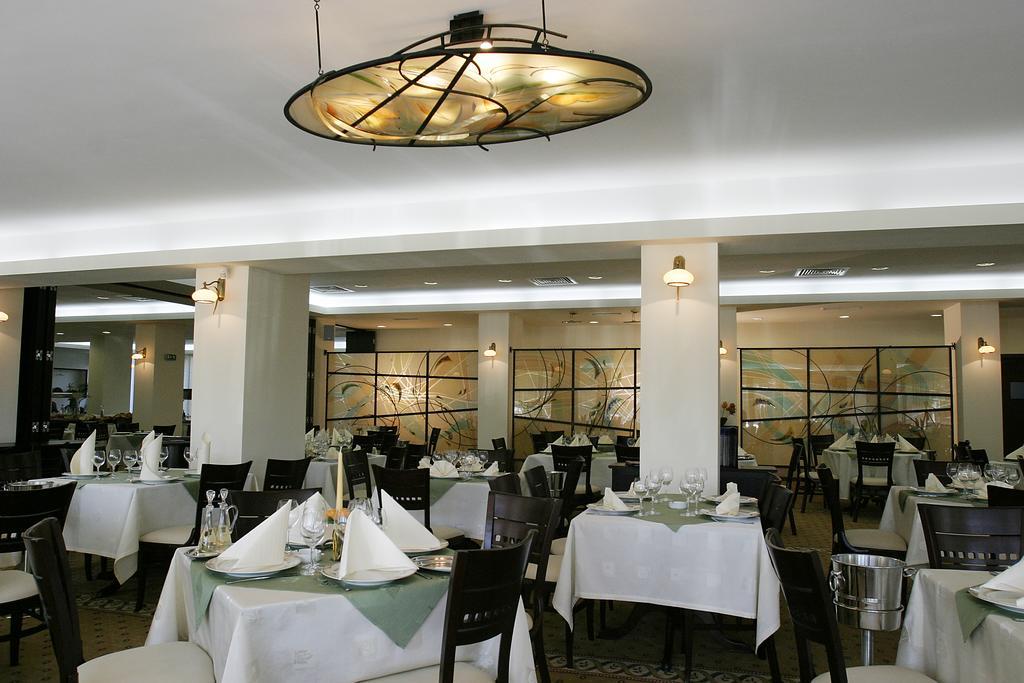 Hotel Condor Mamaja Zewnętrze zdjęcie