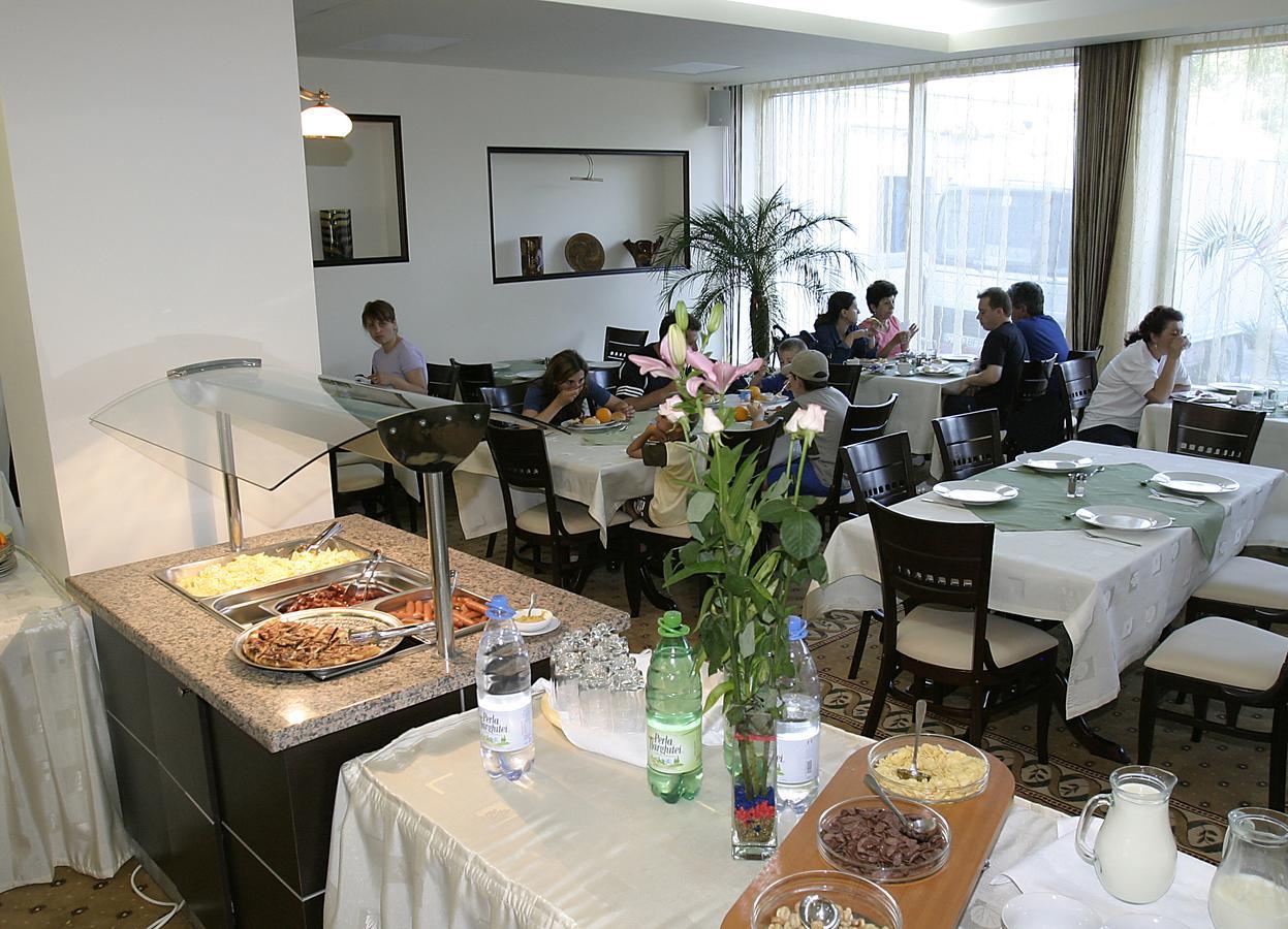 Hotel Condor Mamaja Zewnętrze zdjęcie